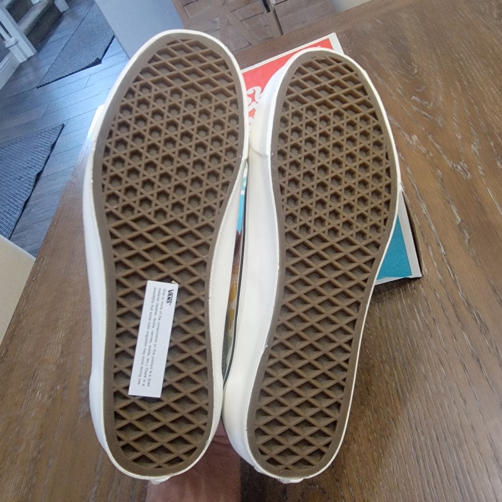 Vans OG Old skool LX. New in box.Size: 8 men/ 9.5 women.Color: multicolor - Picture 6 of 11